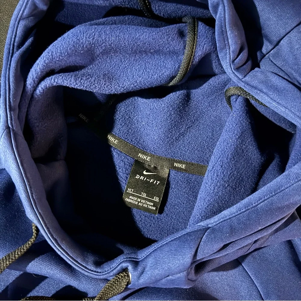 Nike Basketball Navy Blue Hoodie - Picture 6 of 6